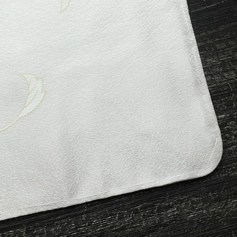 付け下げ 美品 しつけ糸付き 正絹 木の葉・植物柄 袷仕立て 身丈159.5cm 裄丈65cm リサイクル着物 着物 刺繍 箔 入学式 卒業式 七五三 お宮参り フォーマル 上品 紫・藤色_画像15