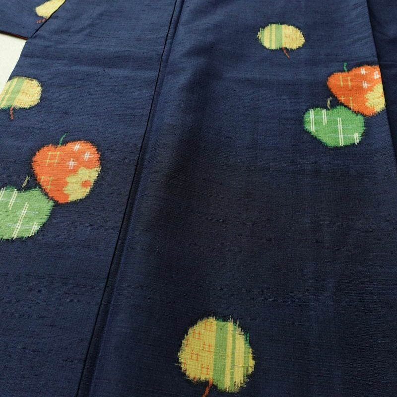 紬 正絹 その他の柄 袷仕立て 身丈153cm 裄丈63cm リサイクル着物 着物 りんご 林檎 青・紺_画像5