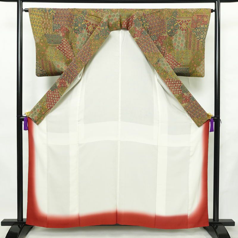 小紋 縮緬 正絹 幾何学柄・抽象柄 袷仕立て 身丈159cm 裄丈64cm リサイクル着物 着物 多色使い_画像3