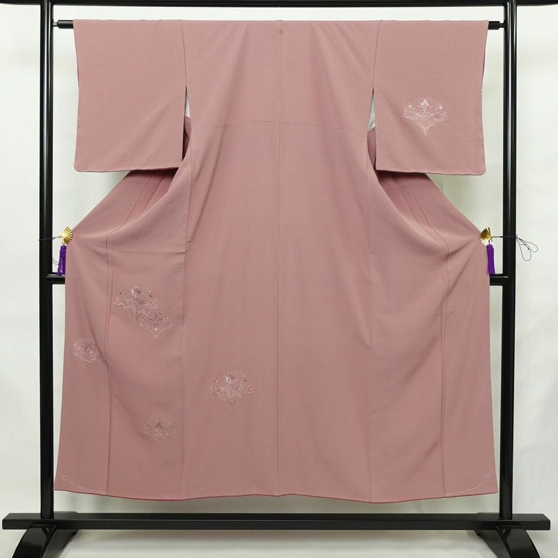 付け下げ 縮緬 スワトウ刺繍 一つ紋付き 正絹 幾何学柄・抽象柄 袷仕立て 身丈149.5cm 裄丈63cm リサイクル着物 一部しつけ糸付き 着物 入学式 卒業式 七五三 お宮参り フォーマル 上品 紫・藤色_画像1