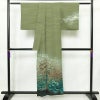 付け下げ 落款入り ふくれ織 正絹 風景柄 袷仕立て 身丈154cm 裄丈63.5cm リサイクル着物 着物 刺繍 金彩 フォーマル 緑・うぐいす色_画像2