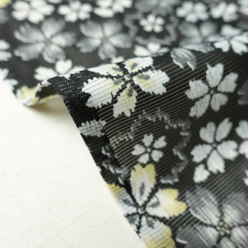 盛夏 小紋 良品 夏用 ポリエステル 花柄 単衣仕立て 身丈164.5cm 裄丈65.5cm リサイクル着物 着物 桜 黒_画像12