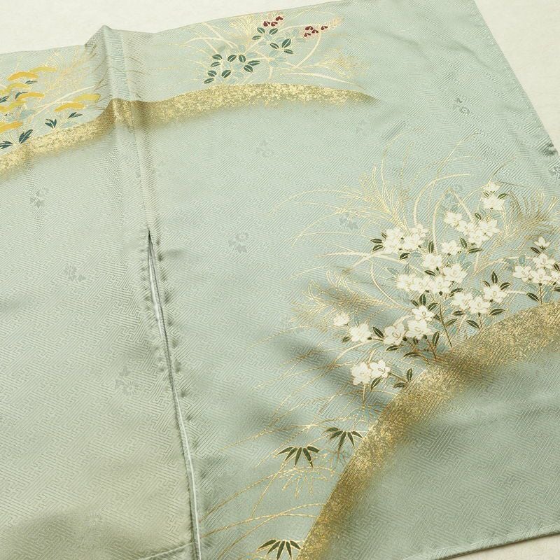 付け下げ 綸子 金駒刺繍 正絹 木の葉・植物柄 袷仕立て 身丈162.5cm 裄丈68.5cm リサイクル着物 一部しつけ糸付き 着物 箔 金彩 入学式 卒業式 七五三 お宮参り フォーマル 緑・うぐいす色_画像11