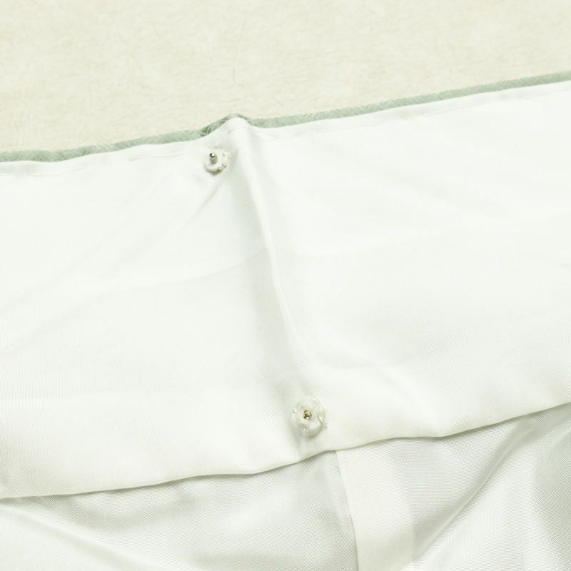 付け下げ 綸子 金駒刺繍 正絹 木の葉・植物柄 袷仕立て 身丈162.5cm 裄丈68.5cm リサイクル着物 一部しつけ糸付き 着物 箔 金彩 入学式 卒業式 七五三 お宮参り フォーマル 緑・うぐいす色_画像21