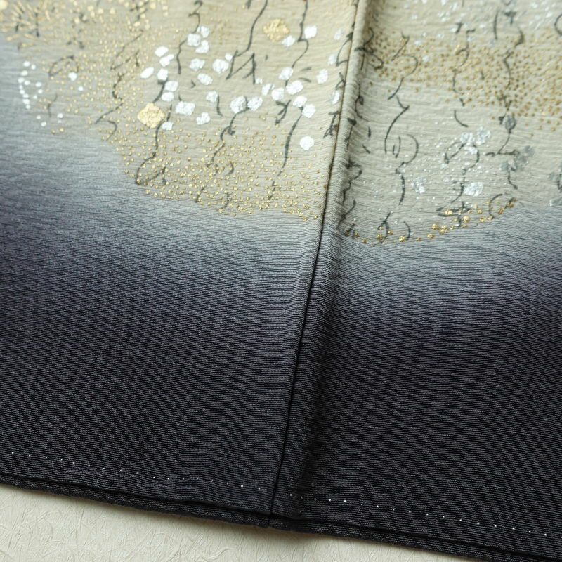 付け下げ 良品 樽本伊勢蔵 京友禅伝統工芸士 落款入り 一つ紋付き 正絹 人物・動物柄 袷仕立て 身丈157.5cm 裄丈65cm リサイクル着物 着物 箔 金彩 フォーマル 青・紺_画像11