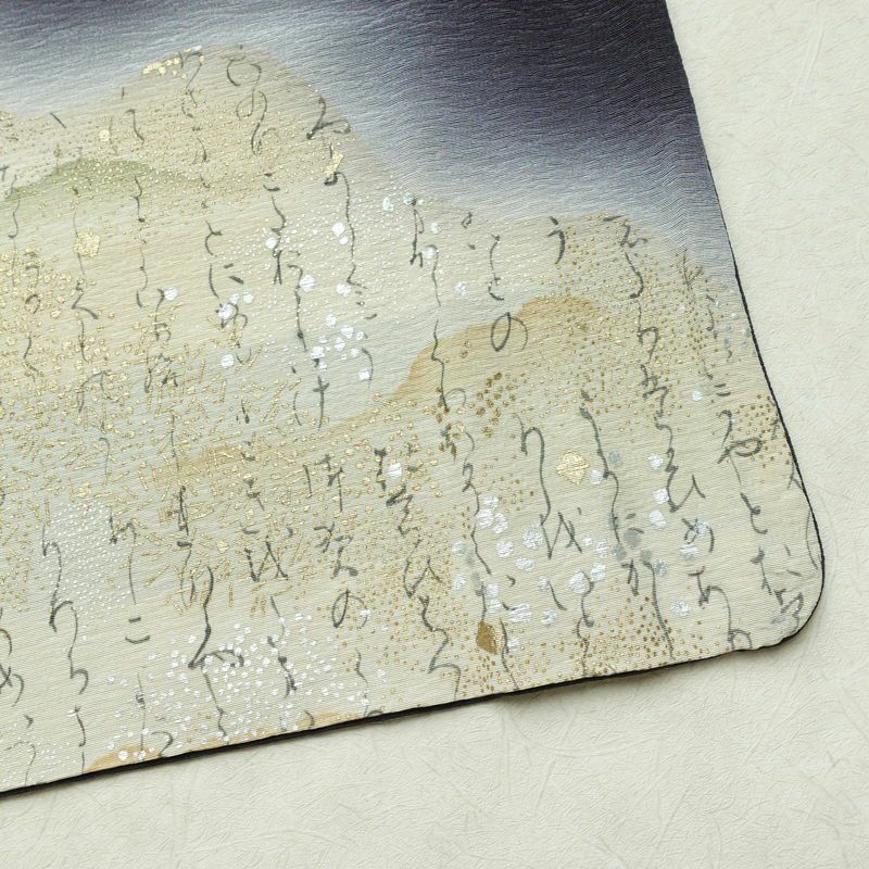 付け下げ 良品 樽本伊勢蔵 京友禅伝統工芸士 落款入り 一つ紋付き 正絹 人物・動物柄 袷仕立て 身丈157.5cm 裄丈65cm リサイクル着物 着物 箔 金彩 フォーマル 青・紺_画像17