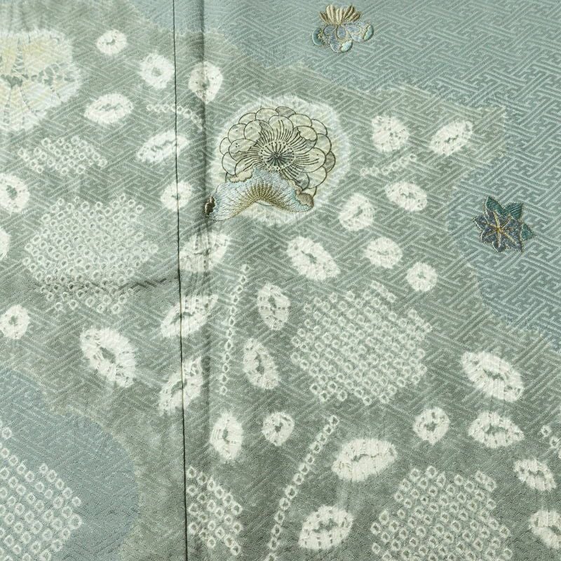 付け下げ 良品 綸子 しつけ糸付き 絞り 正絹 花柄 袷仕立て 身丈155.5cm 裄丈65cm リサイクル着物 着物 刺繍 入学式 卒業式 七五三 お宮参り フォーマル 上品 青・紺_画像6