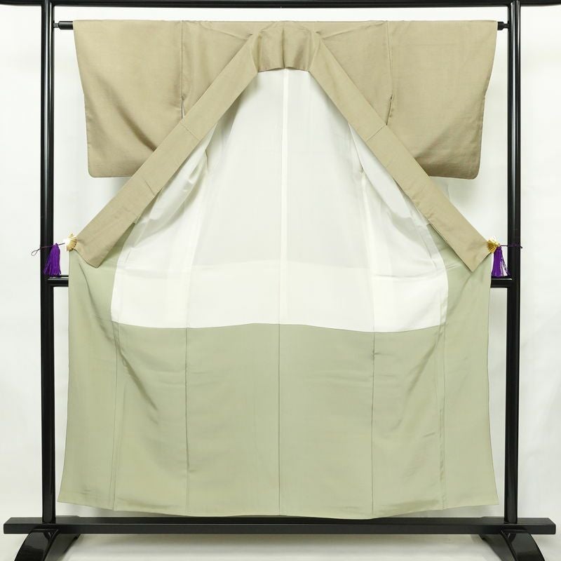 紬 正絹 無地 袷仕立て 身丈154cm 裄丈63cm リサイクル着物 着物 シンプル ベージュ_画像3