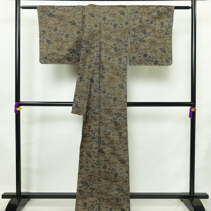 紬 良品 辻が花紬 伊織 しつけ糸付き 正絹 木の葉・植物柄 袷仕立て 身丈167.5cm 裄丈68cm リサイクル着物 着物 茶_画像2