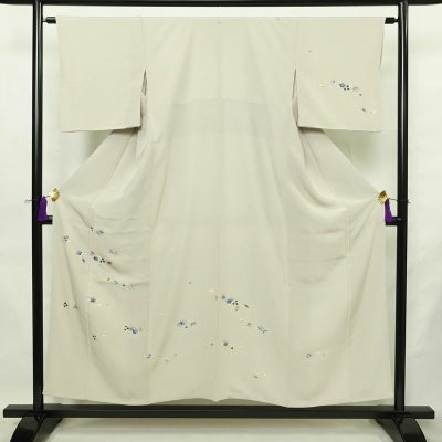 訪問着 良品 京手描友禅 縮緬 一つ紋付き 正絹 花柄 袷仕立て 身丈152.5cm 裄丈62.5cm リサイクル着物 着物 刺繍 箔 金彩 入学式 卒業式 七五三 お宮参り フォーマル 上品 グレー