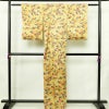 小紋 良品 総柄 正絹 花柄 袷仕立て 身丈159.5cm 裄丈64.5cm リサイクル着物 着物 黄・黄土色_画像2