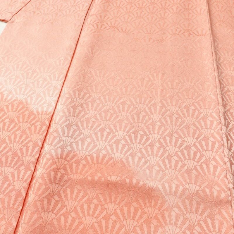 付け下げ 良品 綸子 正絹 古典柄 袷仕立て 身丈156.5cm 裄丈63cm リサイクル着物 着物 入学式 卒業式 七五三 お宮参り フォーマル 上品 サーモンピンク ピンク_画像5