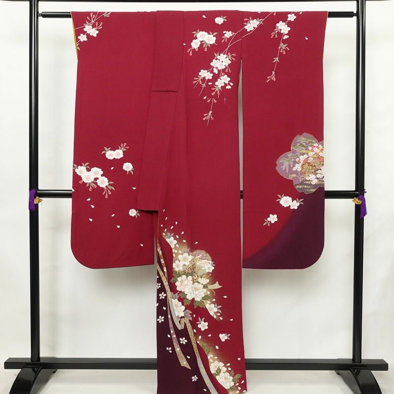 振袖 良品 縮緬 正絹 花柄 袷仕立て 身丈161cm 裄丈70cm リサイクル着物 着物 箔 金彩 成人式 二十歳 二十歳の集い パーティー フォーマル 桜 赤紫 紫・藤色_画像2