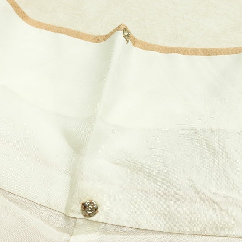 付け下げ 良品 しつけ糸付き スワトウ刺繍 正絹 古典柄 袷仕立て 身丈148.5cm 裄丈63cm リサイクル着物 着物 入学式 卒業式 七五三 お宮参り フォーマル シンプル おしゃれ 上品 ベージュ_画像20