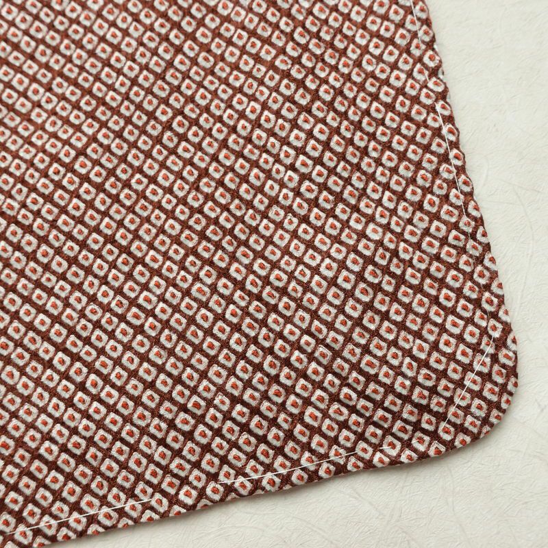 小紋 良品 絞り 総絞り 正絹 古典柄 袷仕立て 身丈164cm 裄丈65cm リサイクル着物 一部しつけ糸付き 着物 茶_画像15