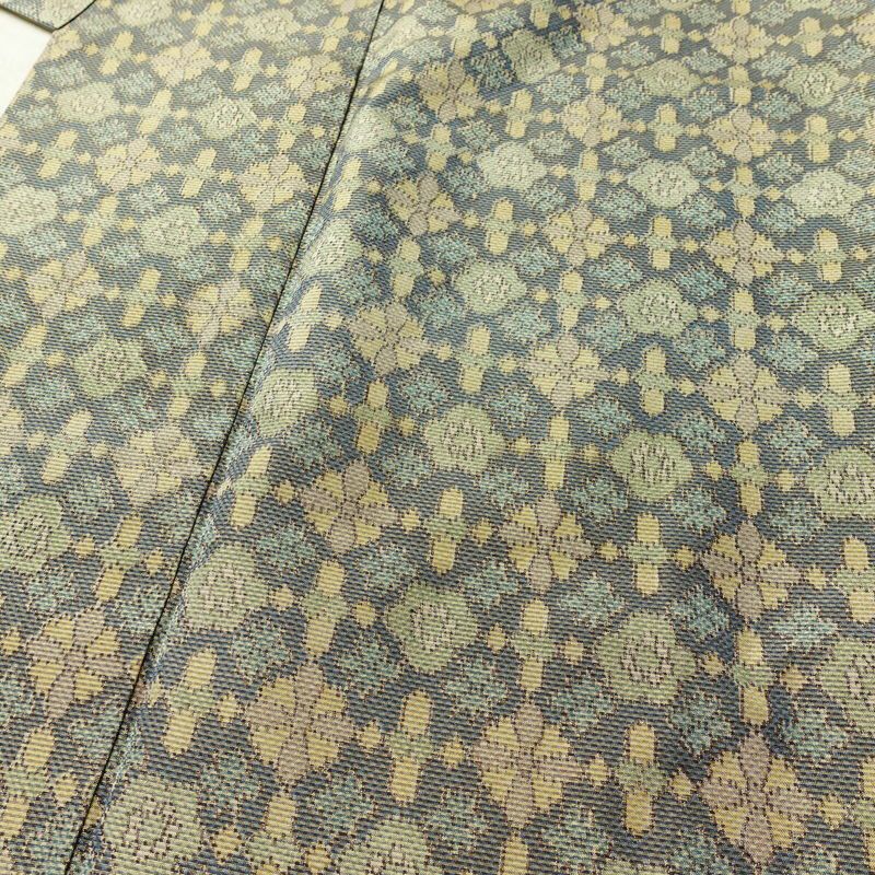 紬 正絹 幾何学柄・抽象柄 袷仕立て 身丈157cm 裄丈64.5cm リサイクル着物 着物 モダン 多色使い_画像5