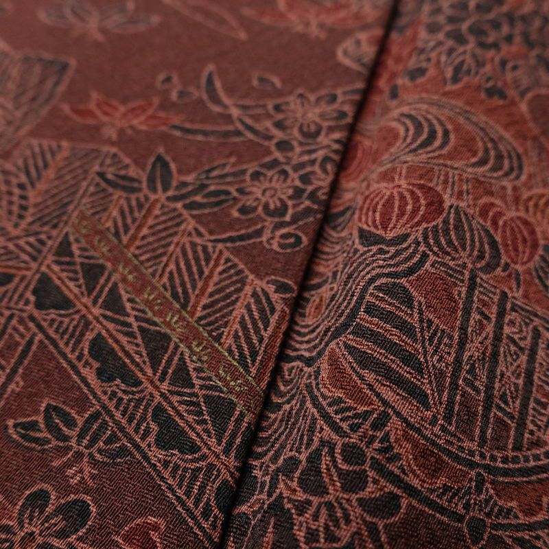 小紋 良品 総柄 正絹 風景柄 袷仕立て 身丈155.5cm 裄丈63cm リサイクル着物 着物 金彩 小豆・エンジ_画像10