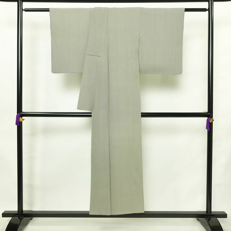 小紋 良品 落款入り 小紋師 良和 江戸小紋 万筋 縮緬 正絹 縞柄・線柄 袷仕立て 身丈149cm 裄丈64.5cm リサイクル着物 着物 シンプル 緑・うぐいす色_画像2