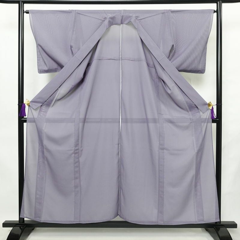 盛夏 色無地 美品 しつけ糸付き 夏用 一つ紋付き バチ衿仕立て ポリエステル 単衣仕立て 身丈157cm 裄丈65cm リサイクル着物 着物 お茶会 フォーマル 紫・藤色_画像3