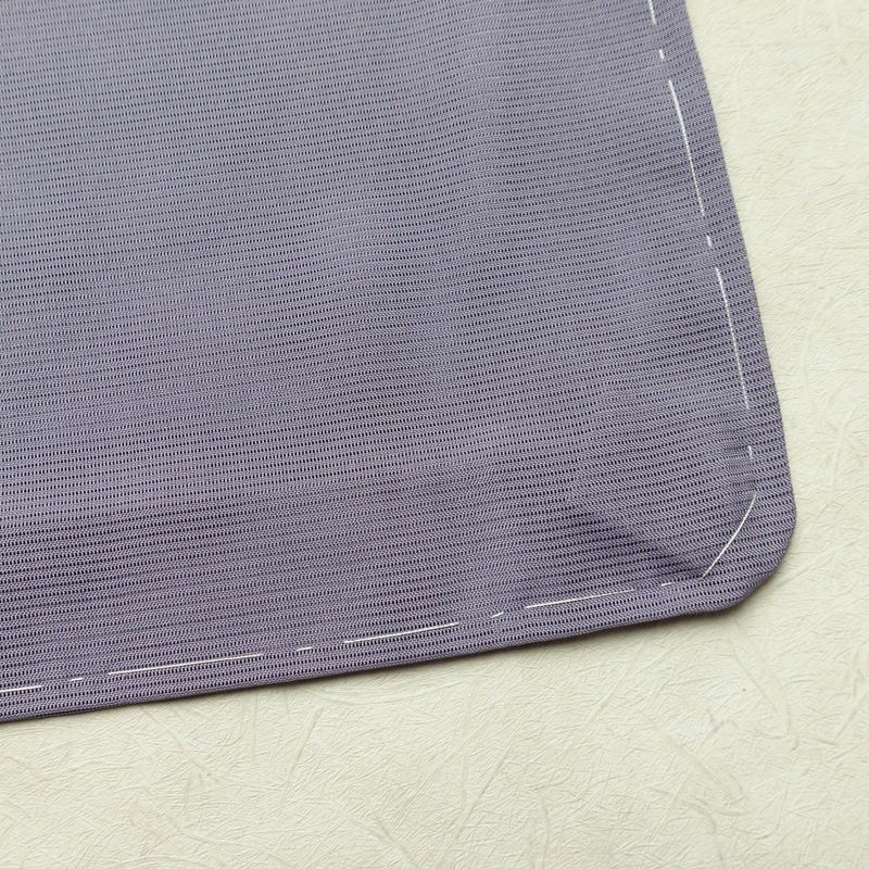 盛夏 色無地 美品 しつけ糸付き 夏用 一つ紋付き バチ衿仕立て ポリエステル 単衣仕立て 身丈157cm 裄丈65cm リサイクル着物 着物 お茶会 フォーマル 紫・藤色_画像15