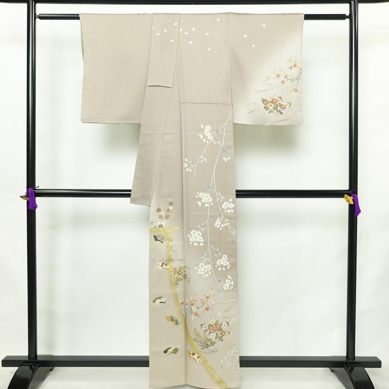 訪問着 金駒刺繍 一つ紋付き 正絹 古典柄 袷仕立て 身丈160cm 裄丈62.5cm リサイクル着物 着物 刺繍 箔 入学式 卒業式 七五三 お宮参り フォーマル グレージュ グレー_画像2