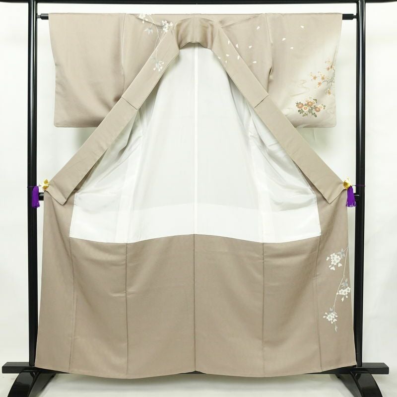 訪問着 金駒刺繍 一つ紋付き 正絹 古典柄 袷仕立て 身丈160cm 裄丈62.5cm リサイクル着物 着物 刺繍 箔 入学式 卒業式 七五三 お宮参り フォーマル グレージュ グレー_画像3