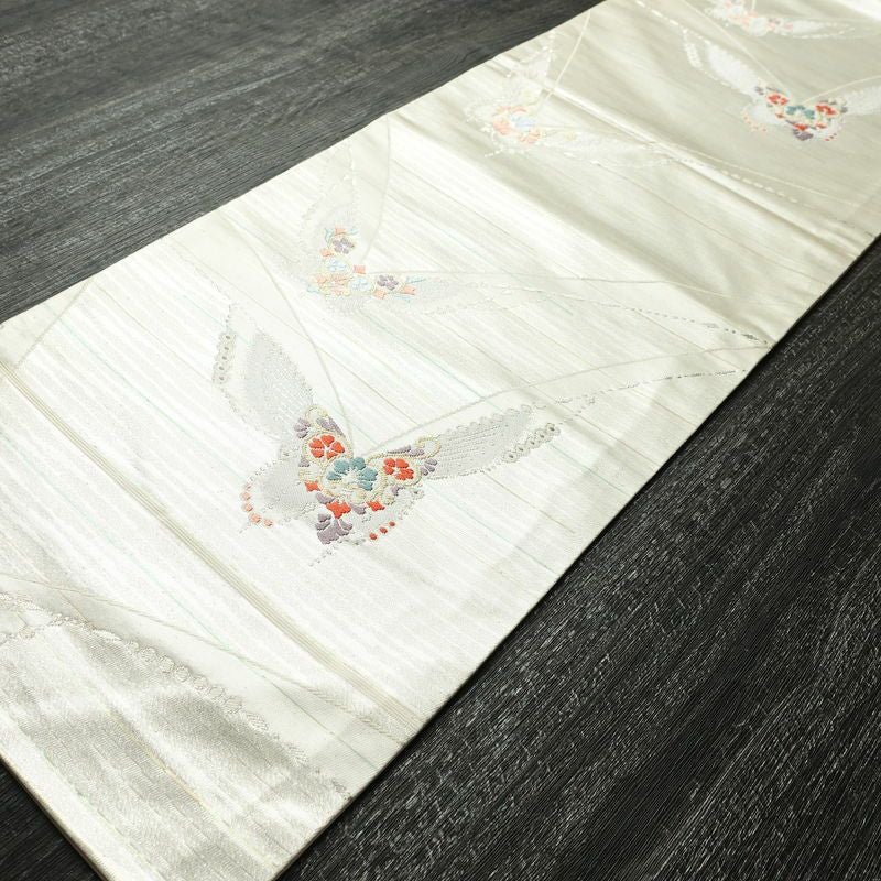名古屋帯 六通柄 良品 正絹 蝶・昆虫柄 名古屋仕立て なごや帯 リサイクル帯 帯 箔 銀糸 金・銀_画像9