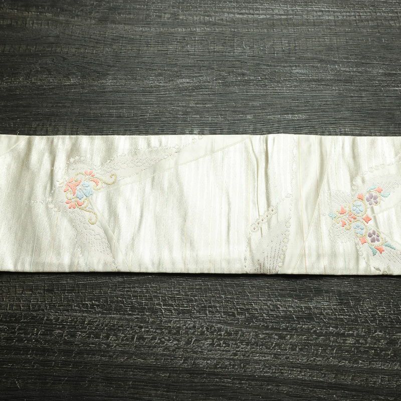 名古屋帯 六通柄 良品 正絹 蝶・昆虫柄 名古屋仕立て なごや帯 リサイクル帯 帯 箔 銀糸 金・銀_画像13