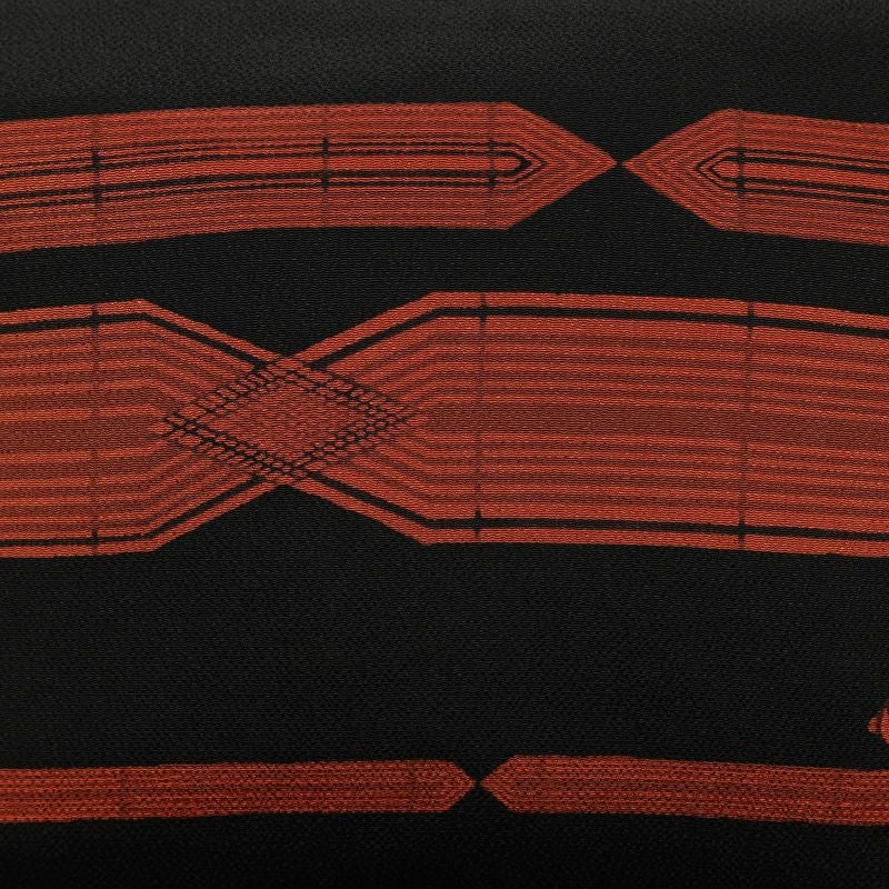 名古屋帯 草木手染 太鼓柄 美品 縮緬 正絹 幾何学柄・抽象柄 名古屋仕立て なごや帯 リサイクル帯 帯 モダン 黒_画像2