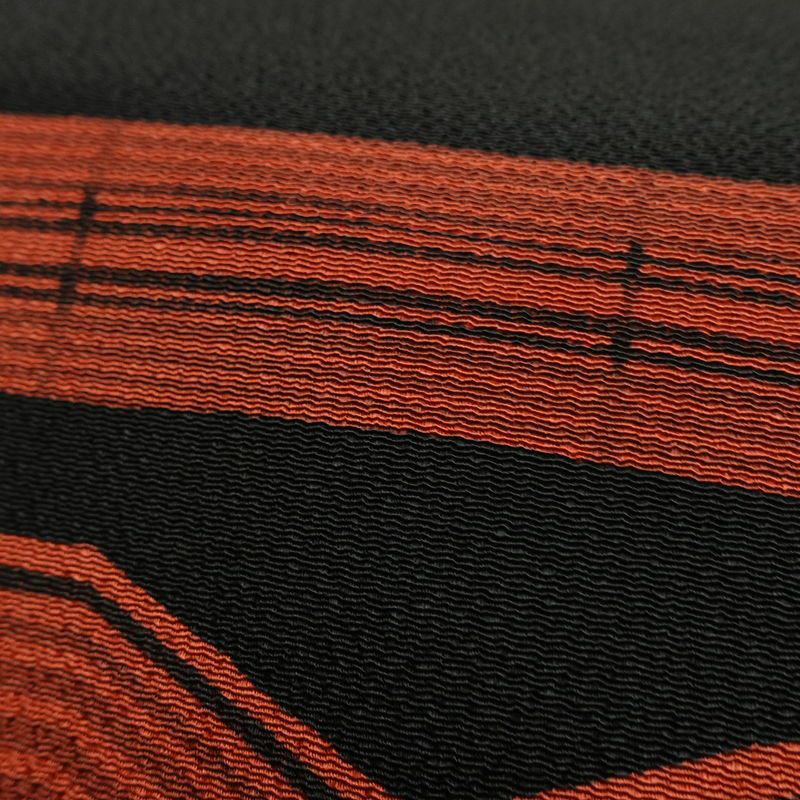 名古屋帯 草木手染 太鼓柄 美品 縮緬 正絹 幾何学柄・抽象柄 名古屋仕立て なごや帯 リサイクル帯 帯 モダン 黒_画像6