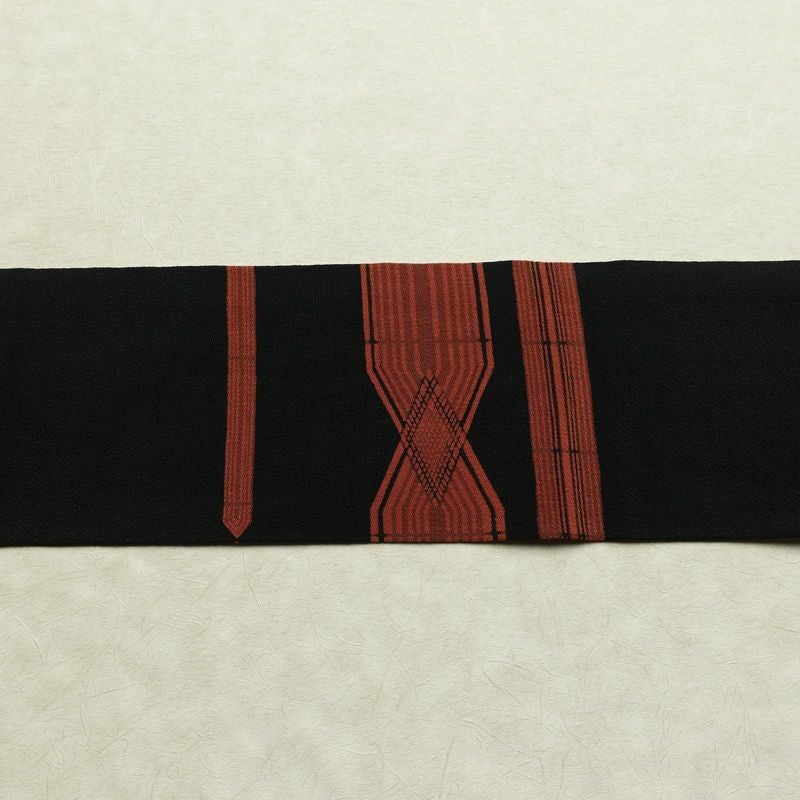 名古屋帯 草木手染 太鼓柄 美品 縮緬 正絹 幾何学柄・抽象柄 名古屋仕立て なごや帯 リサイクル帯 帯 モダン 黒_画像14