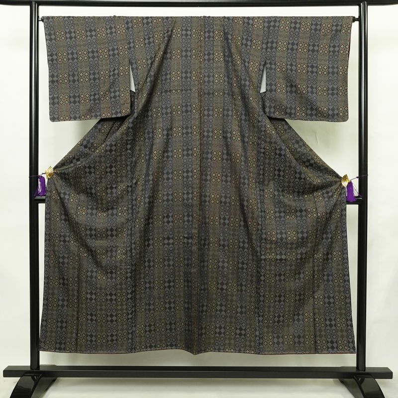 紬 しつけ糸付き 正絹 花柄 袷仕立て 身丈158.5cm 裄丈65.5cm 着物 多