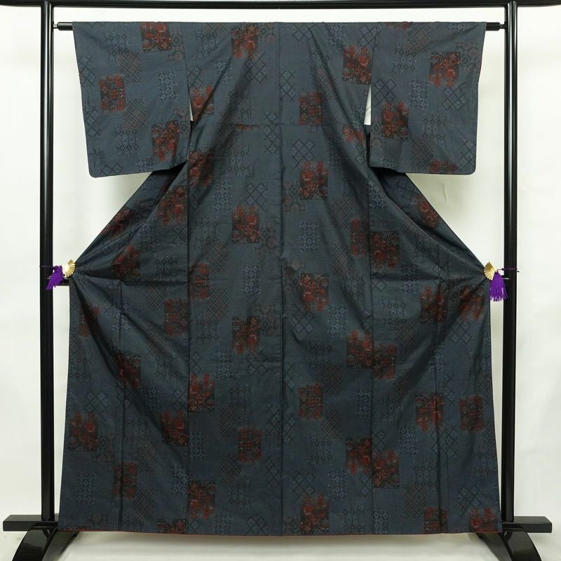 大島紬 証紙あり 正絹 幾何学柄・抽象柄 袷仕立て 身丈161.5cm 裄丈61.5cm リサイクル着物 一部しつけ糸付き 着物 青・紺_画像1