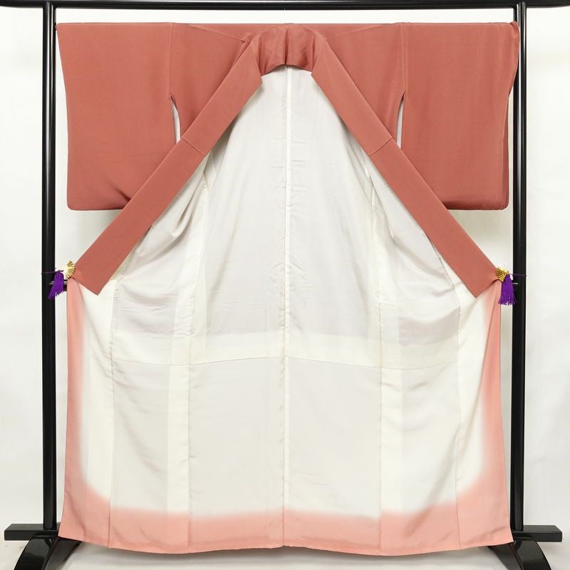 付け下げ 縮緬 一つ紋付き 正絹 花柄 袷仕立て 身丈161.5cm 裄丈68cm リサイクル着物 着物 刺繍 入学式 七五三 お宮参り フォーマル シンプル 上品 ピンク_画像3