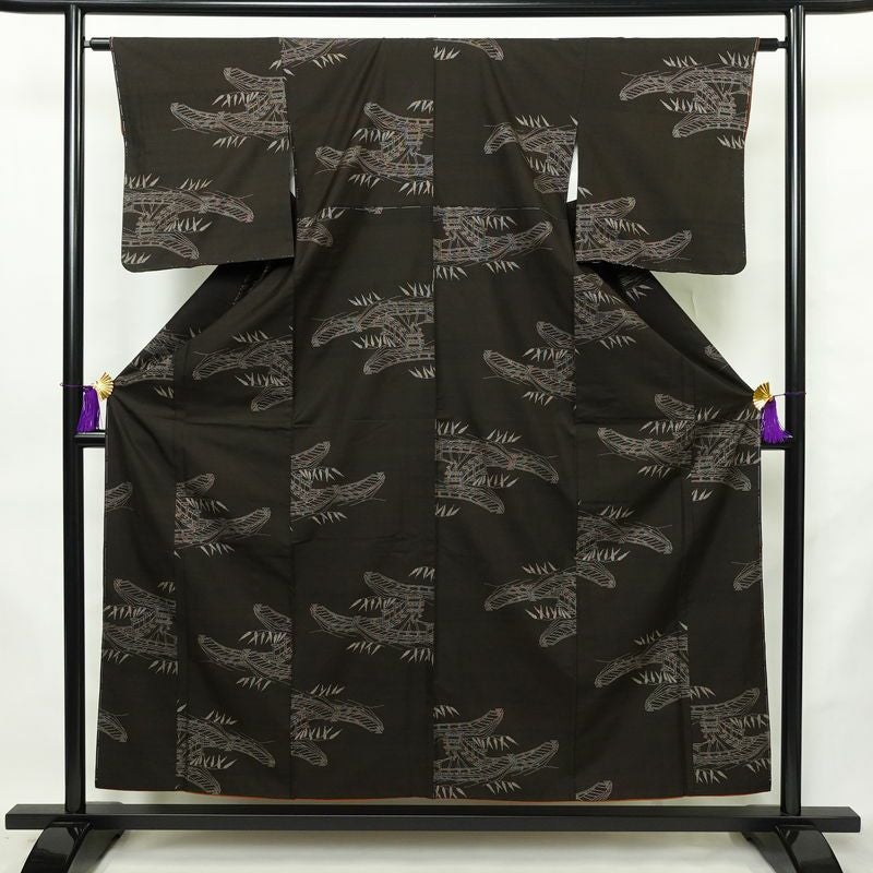 紬 しつけ糸付き 正絹 風景柄 袷仕立て 身丈154.5cm 裄丈62cm リサイクル着物 着物 モダン 茶_画像1