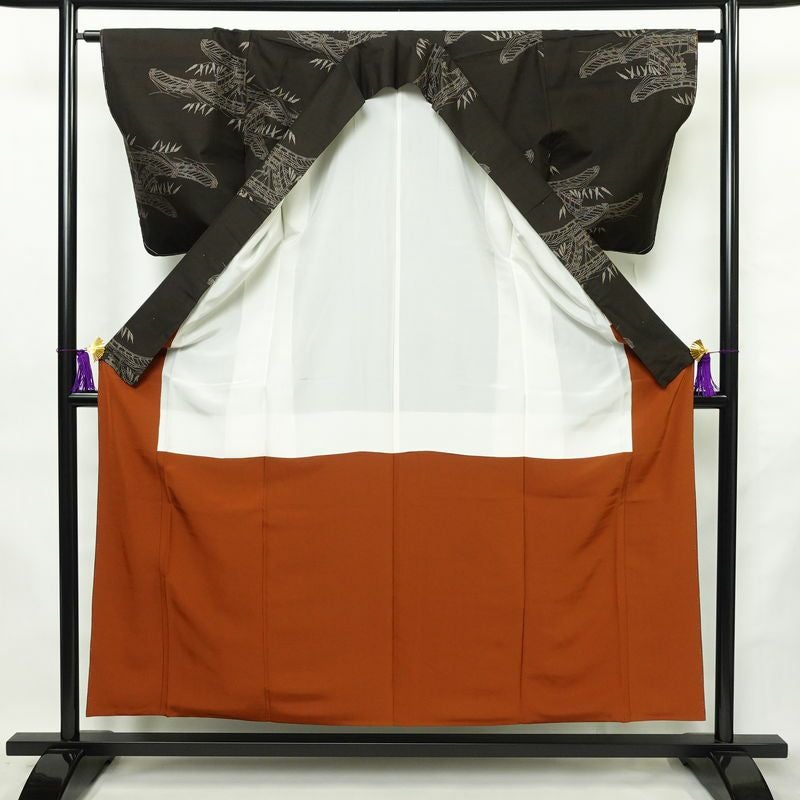 紬 しつけ糸付き 正絹 風景柄 袷仕立て 身丈154.5cm 裄丈62cm リサイクル着物 着物 モダン 茶_画像3