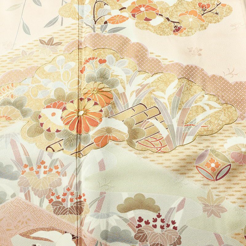 訪問着 美品 金駒刺繍 綸子 正絹 古典柄 袷仕立て 身丈161cm 裄丈65cm リサイクル着物 着物 箔 金彩 入学式 卒業式 結婚式 七五三 お宮参り フォーマル 菊 ピンク_画像6