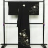 付け下げ 一つ紋付き 正絹 木の葉・植物柄 袷仕立て 身丈166cm 裄丈68.5cm リサイクル着物 着物 箔 金彩 卒業式 フォーマル シンプル 黒_画像2