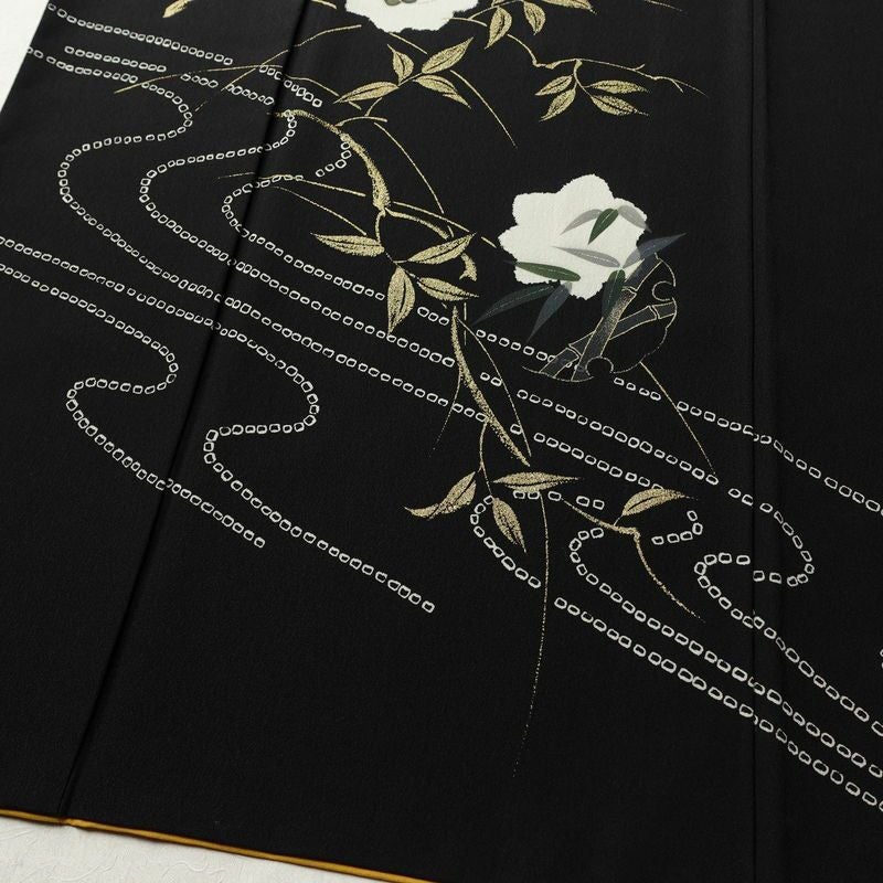 付け下げ 一つ紋付き 正絹 木の葉・植物柄 袷仕立て 身丈166cm 裄丈68.5cm リサイクル着物 着物 箔 金彩 卒業式 フォーマル シンプル 黒_画像4