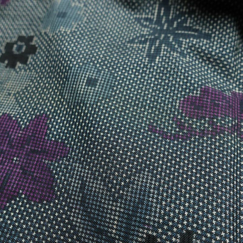 紬 しつけ糸付き 正絹 花柄 袷仕立て 身丈154cm 裄丈65.5cm リサイクル着物 着物 青・紺_画像16