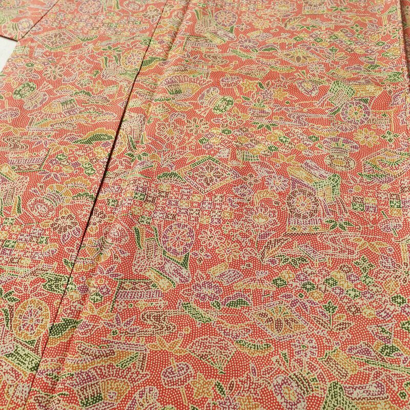 小紋 正絹 古典柄 袷仕立て 身丈153.5cm 裄丈62.5cm リサイクル着物 一部しつけ糸付き 着物 赤・朱_画像5