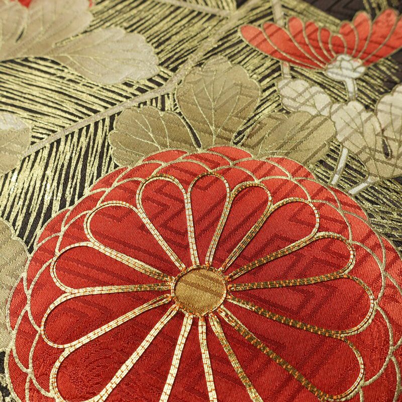 振袖 金駒刺繍 綸子 正絹 花柄 袷仕立て 身丈165.5cm 裄丈69.5cm リサイクル着物 着物 箔 金彩 成人式 二十歳 二十歳の集い フォーマル 菊 茶_画像8