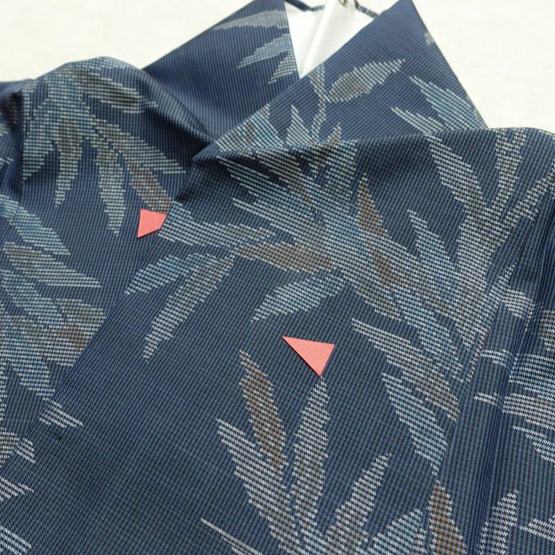 紬 正絹 木の葉・植物柄 袷仕立て 身丈157cm 裄丈65cm リサイクル着物 着物 青・紺_画像18