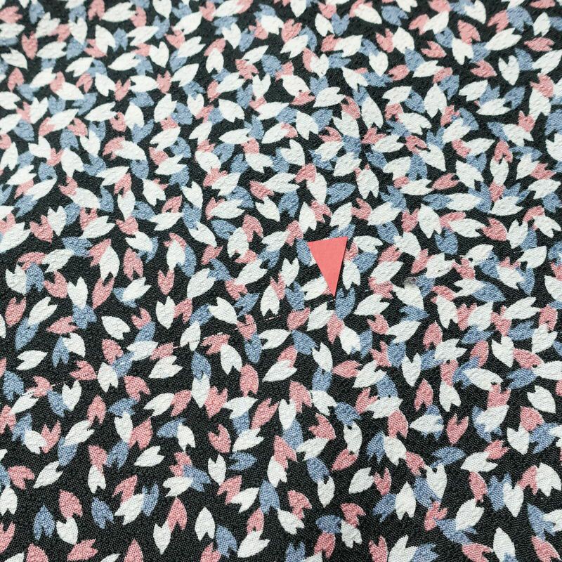 単衣 小紋 バチ衿仕立て ポリエステル 八掛付き 花柄 単衣仕立て 身丈165cm 裄丈66cm リサイクル着物 着物 黒_画像13