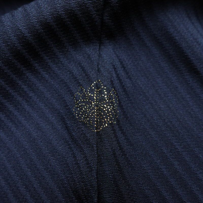 付け下げ 一つ紋付き 正絹 花柄 袷仕立て 身丈152.5cm 裄丈64.5cm リサイクル着物 着物 箔 金彩 フォーマル 青・紺_画像14