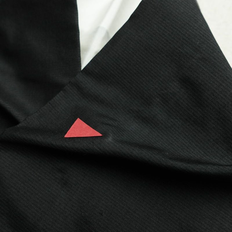 村山大島紬 正絹 木の葉・植物柄 袷仕立て 身丈164cm 裄丈62cm リサイクル着物 大島紬 着物 黒_画像17