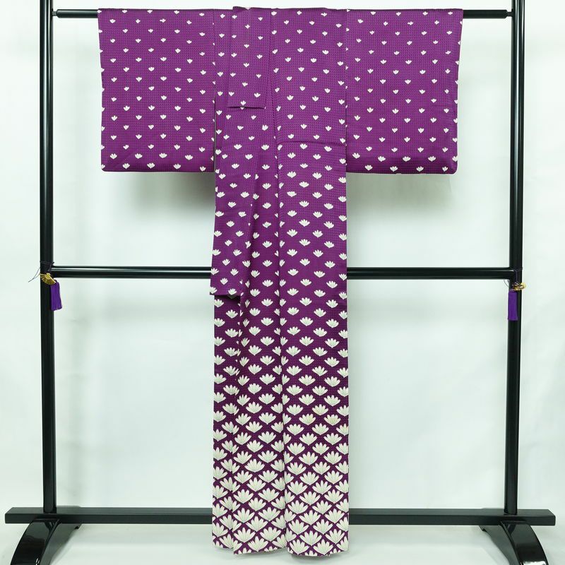 小紋 付下小紋 正絹 花柄 袷仕立て 身丈160cm 裄丈64.5cm リサイクル着物 着物 紫・藤色_画像2
