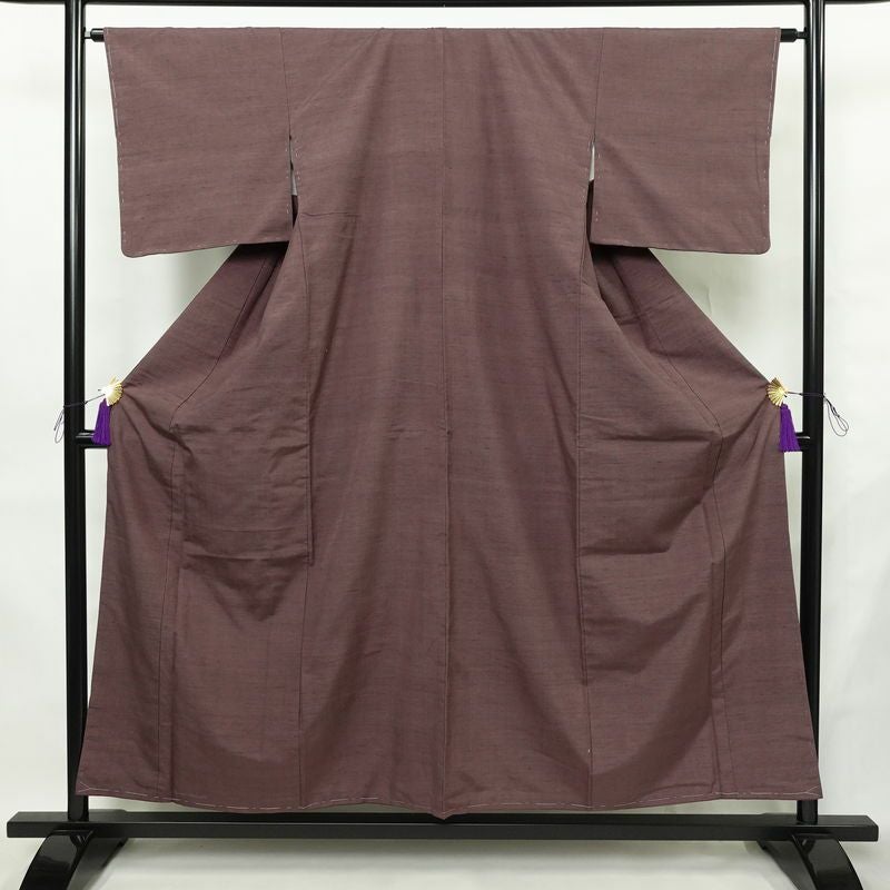 紬 良品 しつけ糸付き 正絹 無地 袷仕立て 身丈155cm 裄丈63.5cm リサイクル着物 着物 くすみパープル シンプル 紫・藤色_画像1