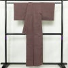 紬 良品 しつけ糸付き 正絹 無地 袷仕立て 身丈155cm 裄丈63.5cm リサイクル着物 着物 くすみパープル シンプル 紫・藤色_画像2