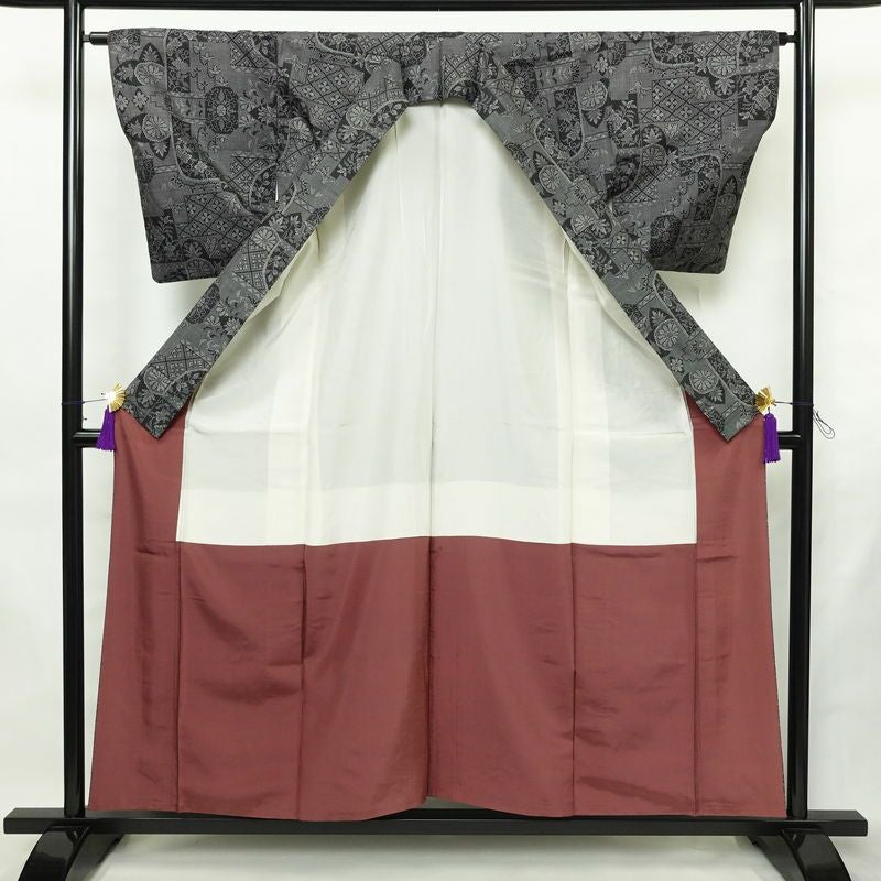 紬 正絹 木の葉・植物柄 袷仕立て 身丈155.5cm 裄丈63.5cm リサイクル着物 着物 黒_画像3